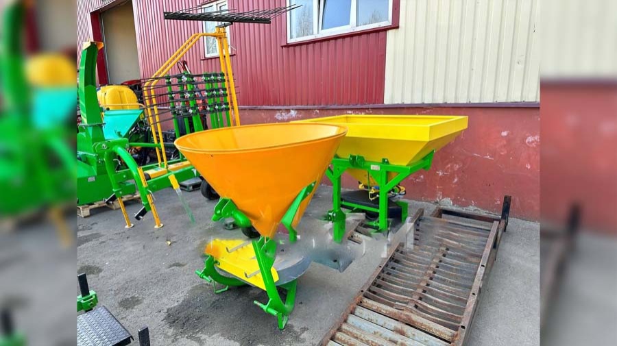 Разбрасыватель навесной Flagman | Флагман R600 (600 л)